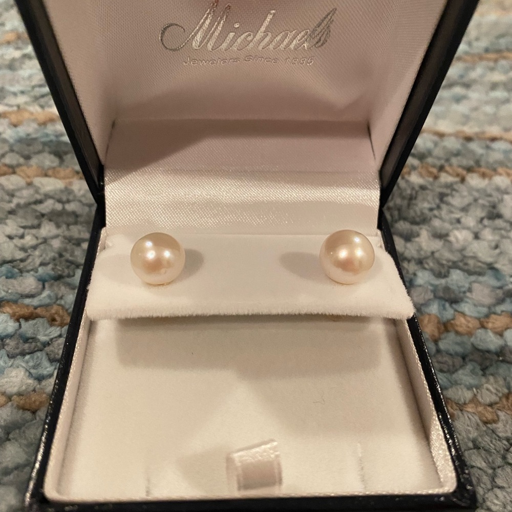 REAL, NEVER USED Pearl Studs